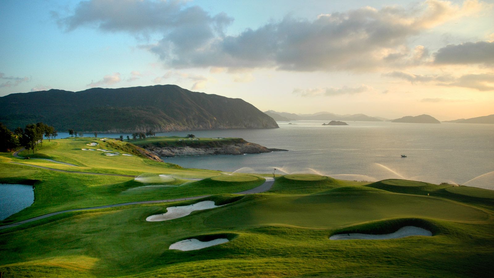 https://mdw-travel-data-us-east-1.s3.amazonaws.com/img/country/China/TEDA-International-Golf-Club/img_02.jpg