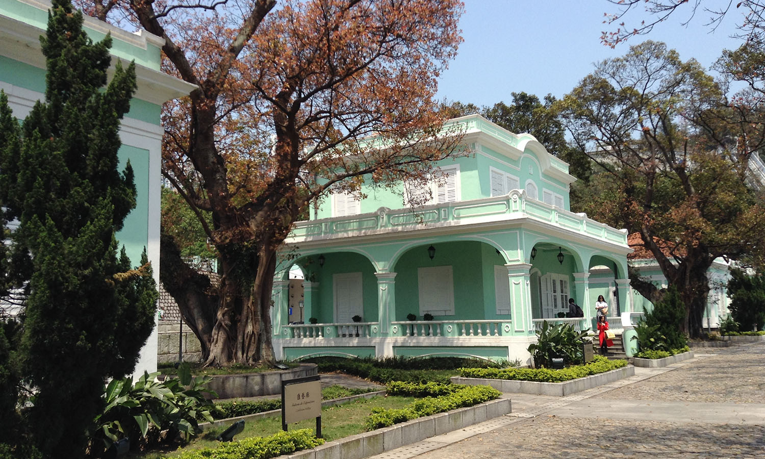 https://mdw-travel-data-us-east-1.s3.amazonaws.com/img/country/China/Taipa-Village/img_02.jpg