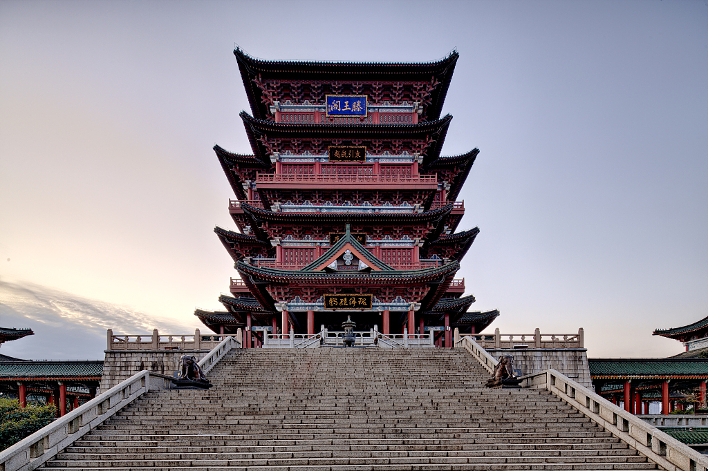https://mdw-travel-data-us-east-1.s3.amazonaws.com/img/country/China/Tengwang-Pavilion/img_00.jpg