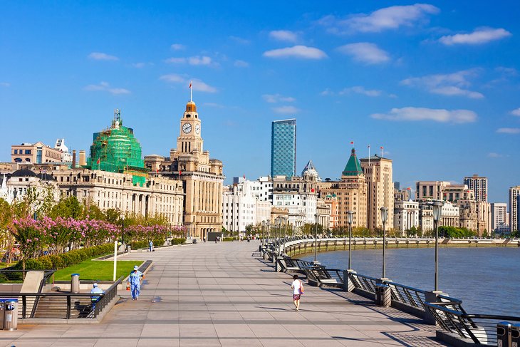 https://mdw-travel-data-us-east-1.s3.amazonaws.com/img/country/China/The-Bund/img_03.jpg