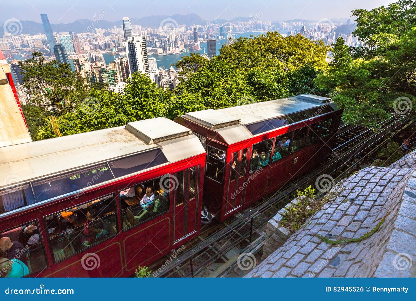 https://mdw-travel-data-us-east-1.s3.amazonaws.com/img/country/China/The-Peak-Tram/img_02.jpg