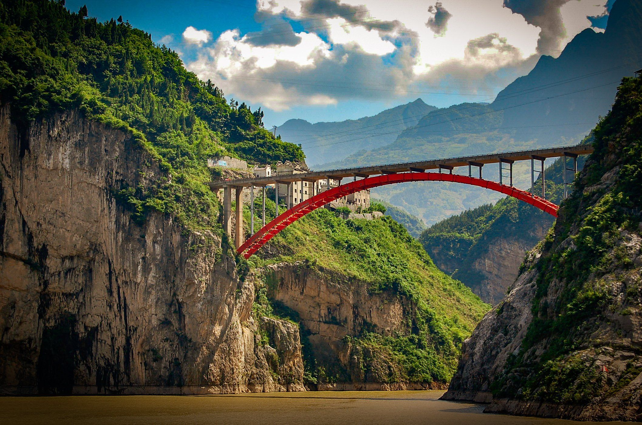 https://mdw-travel-data-us-east-1.s3.amazonaws.com/img/country/China/Three-Gorges/img_02.jpg