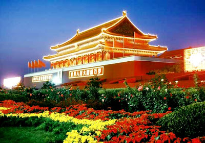 https://mdw-travel-data-us-east-1.s3.amazonaws.com/img/country/China/Tiananmen-Square/img_01.jpg