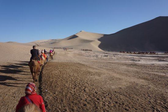 https://mdw-travel-data-us-east-1.s3.amazonaws.com/img/country/China/Ulumqi-Road/img_02.jpg