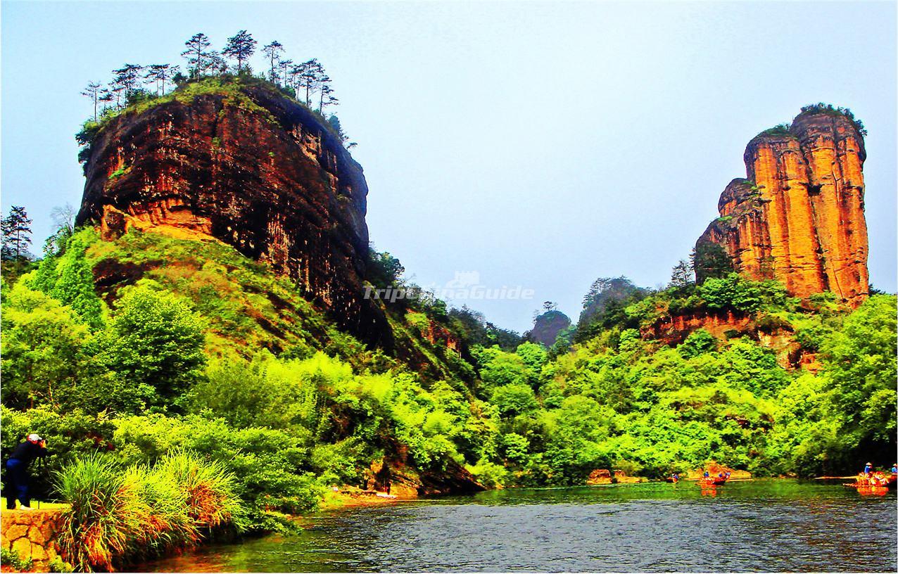 https://mdw-travel-data-us-east-1.s3.amazonaws.com/img/country/China/Ulumqi-Road/img_03.jpg
