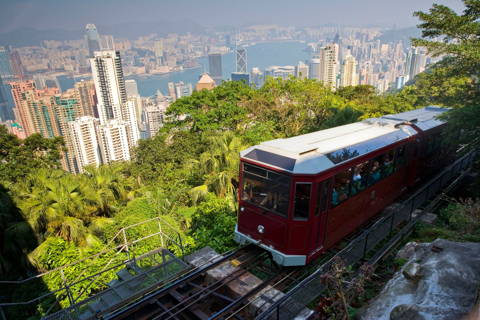 https://mdw-travel-data-us-east-1.s3.amazonaws.com/img/country/China/Victoria-Peak/img_01.jpg