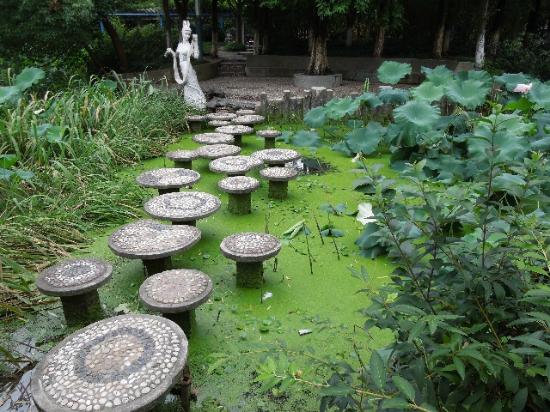 https://mdw-travel-data-us-east-1.s3.amazonaws.com/img/country/China/Wenfeng-Park/img_02.jpg