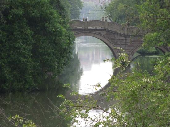 https://mdw-travel-data-us-east-1.s3.amazonaws.com/img/country/China/Wenfeng-Park/img_03.jpg