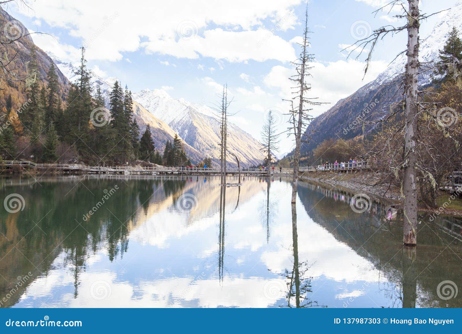 https://mdw-travel-data-us-east-1.s3.amazonaws.com/img/country/China/Wenjiang-Qionglai-Park/img_02.jpg