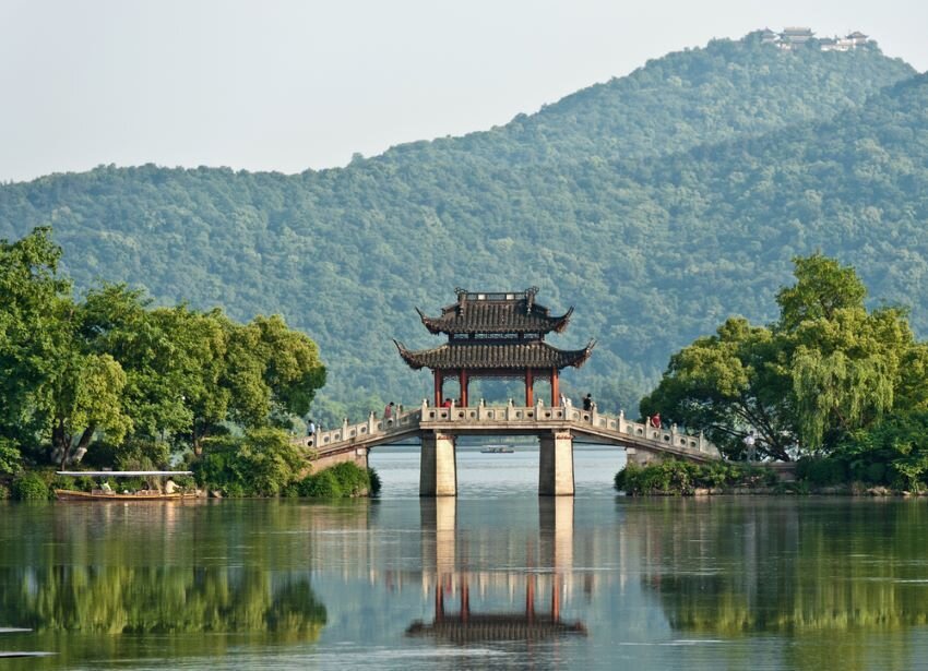 https://mdw-travel-data-us-east-1.s3.amazonaws.com/img/country/China/West-Lake/img_02.jpg