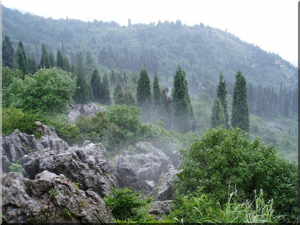 https://mdw-travel-data-us-east-1.s3.amazonaws.com/img/country/China/Western-Hills/img_03.jpg