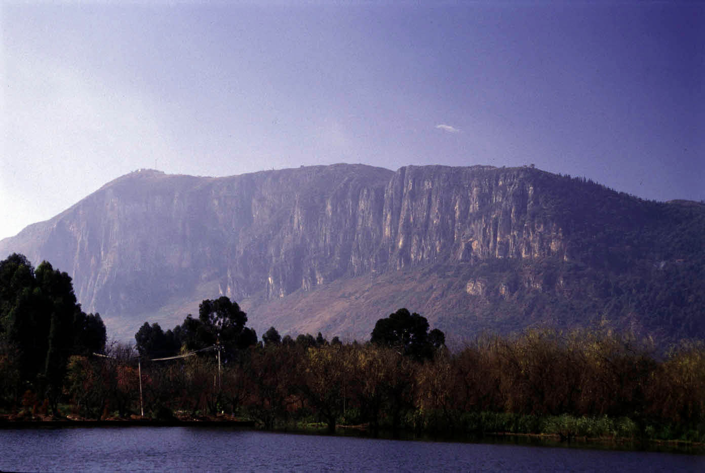 https://mdw-travel-data-us-east-1.s3.amazonaws.com/img/country/China/Western-Hills/img_05.jpg