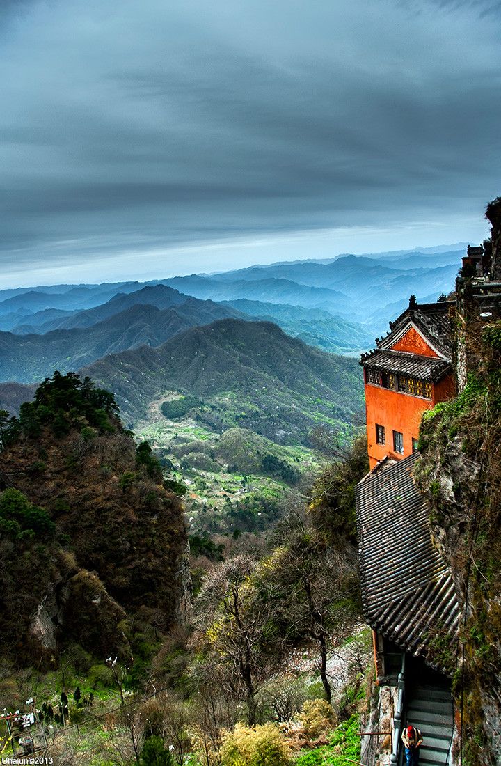 https://mdw-travel-data-us-east-1.s3.amazonaws.com/img/country/China/Wudang-Mountains/img_01.jpg