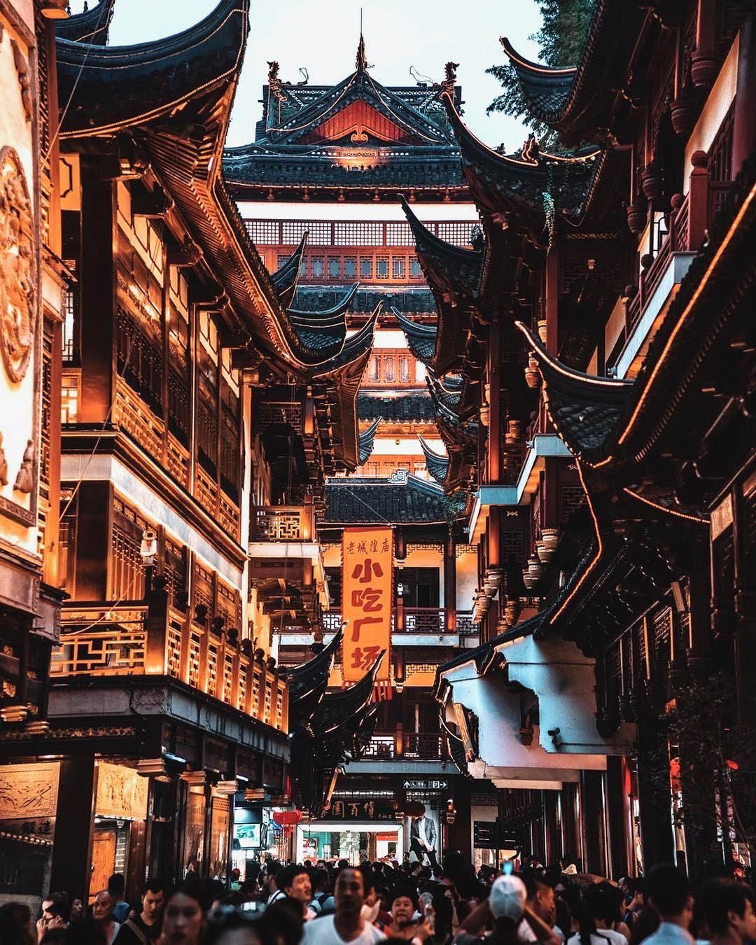 https://mdw-travel-data-us-east-1.s3.amazonaws.com/img/country/China/Xian-City-God-Temple/img_03.jpg