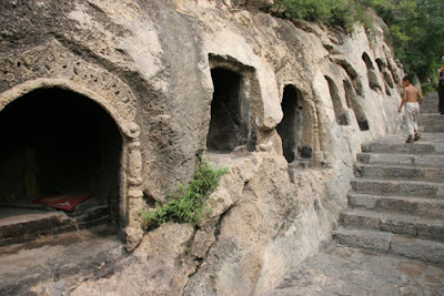 https://mdw-travel-data-us-east-1.s3.amazonaws.com/img/country/China/Xiangtangshan-Caves/img_02.jpg