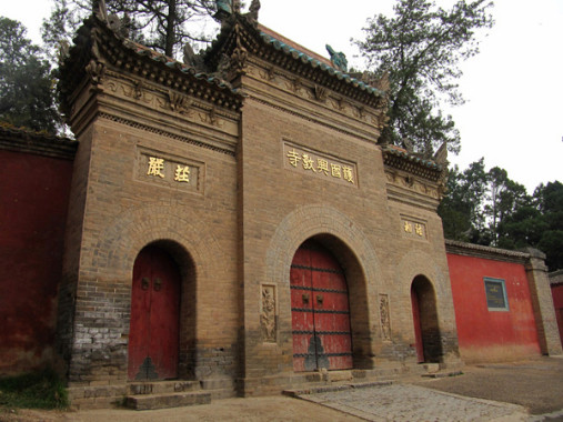https://mdw-travel-data-us-east-1.s3.amazonaws.com/img/country/China/Xingjiao-Temple/img_03.jpg