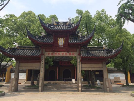 https://mdw-travel-data-us-east-1.s3.amazonaws.com/img/country/China/Xiyuan-Temple/img_02.jpg