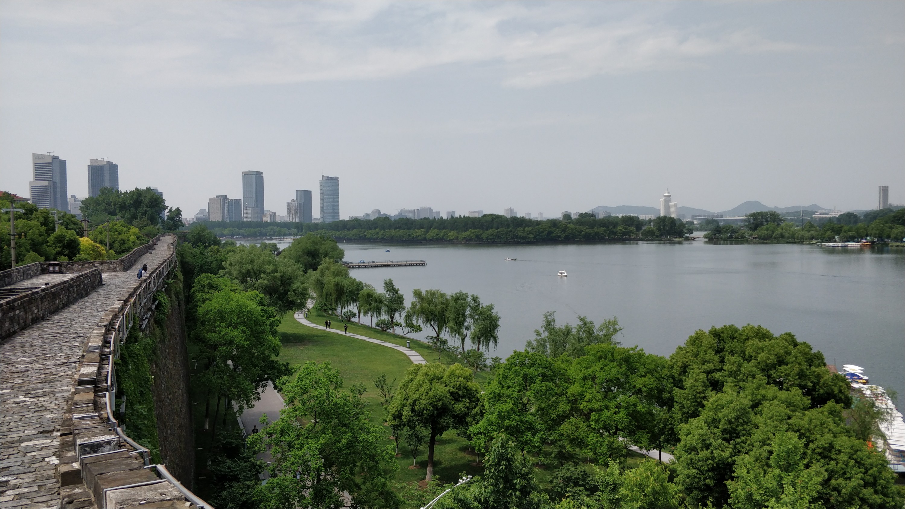 https://mdw-travel-data-us-east-1.s3.amazonaws.com/img/country/China/Xuanwu-Lake/img_01.jpg