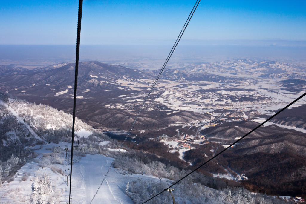 https://mdw-travel-data-us-east-1.s3.amazonaws.com/img/country/China/Yabuli-Ski-Resort/img_03.jpg
