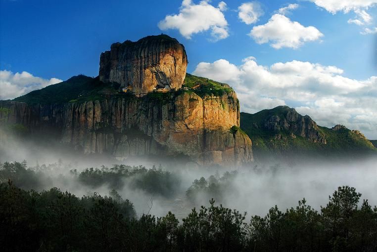 https://mdw-travel-data-us-east-1.s3.amazonaws.com/img/country/China/Yandang-Mountain/img_02.jpg