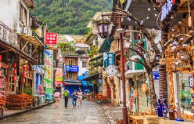 https://mdw-travel-data-us-east-1.s3.amazonaws.com/img/country/China/Yangshuo-West-Street/img_01.jpg