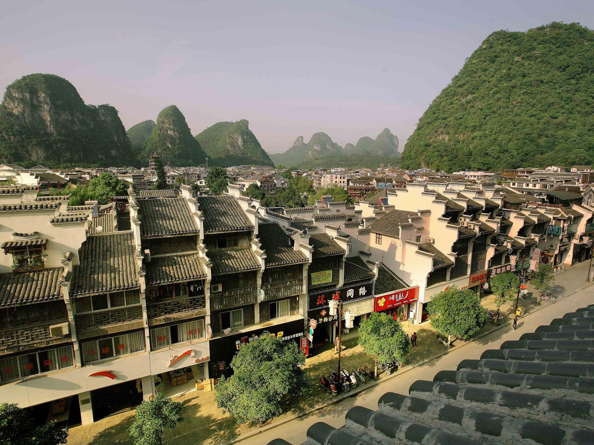 https://mdw-travel-data-us-east-1.s3.amazonaws.com/img/country/China/Yangshuo-West-Street/img_02.jpg