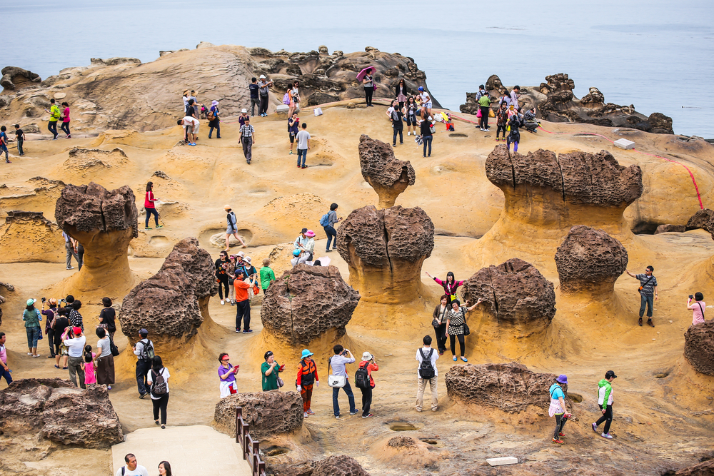 https://mdw-travel-data-us-east-1.s3.amazonaws.com/img/country/China/Yehliu-Geopark/img_03.jpg