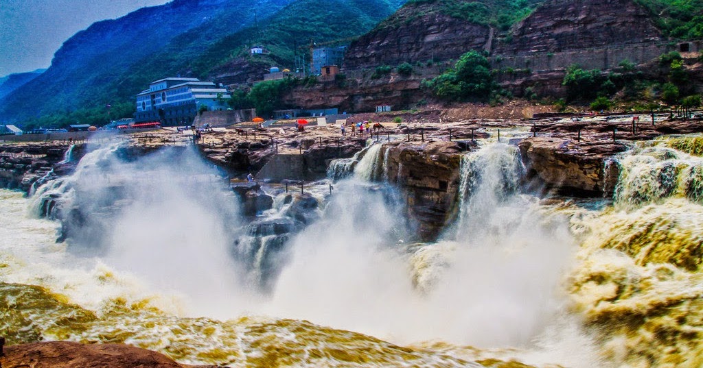 https://mdw-travel-data-us-east-1.s3.amazonaws.com/img/country/China/Yellow-River-Hukou-Waterfall/img_03.jpg