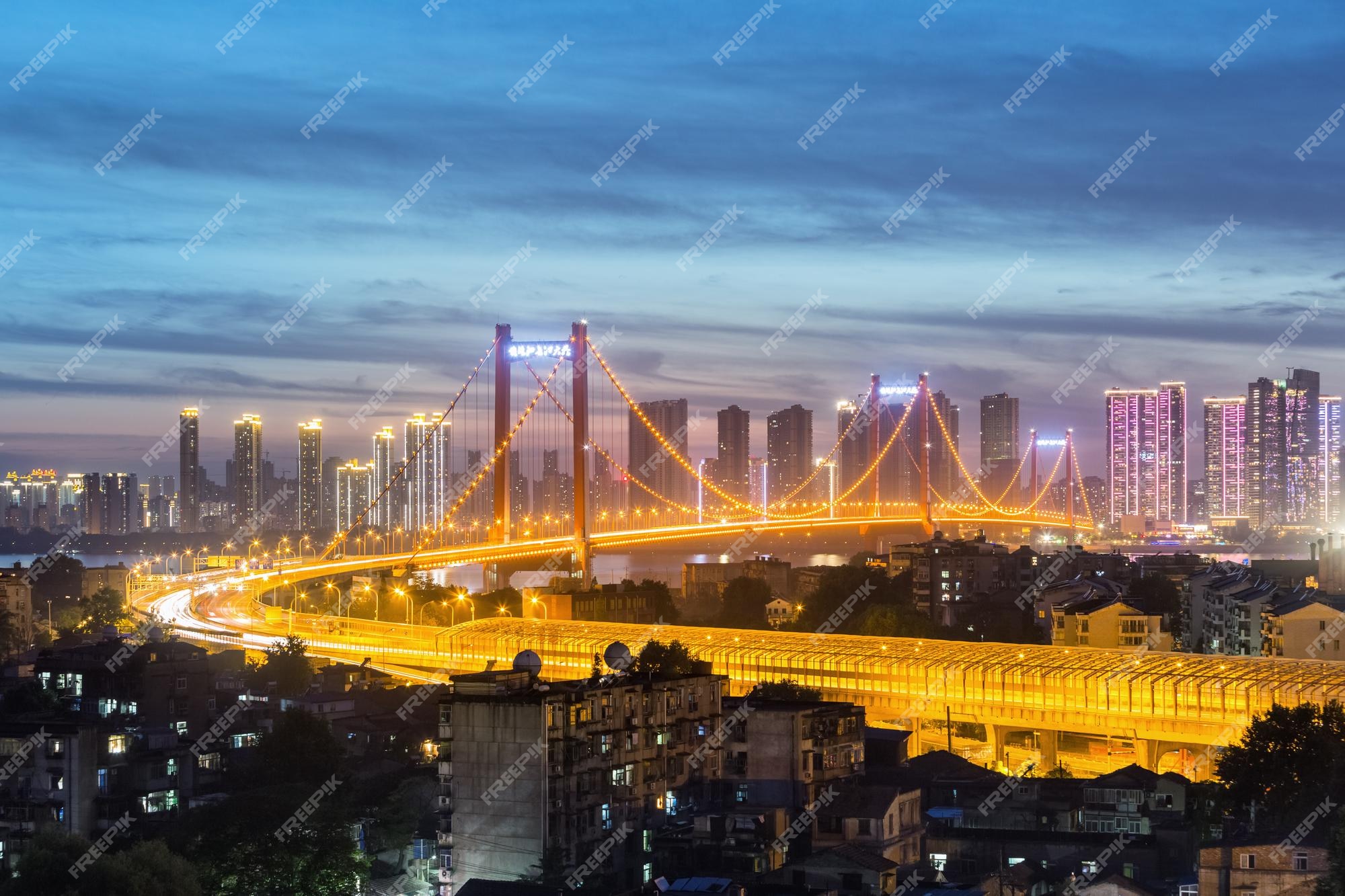 https://mdw-travel-data-us-east-1.s3.amazonaws.com/img/country/China/Yingwuzhou-Yangtze-River-Bridge/img_01.jpg