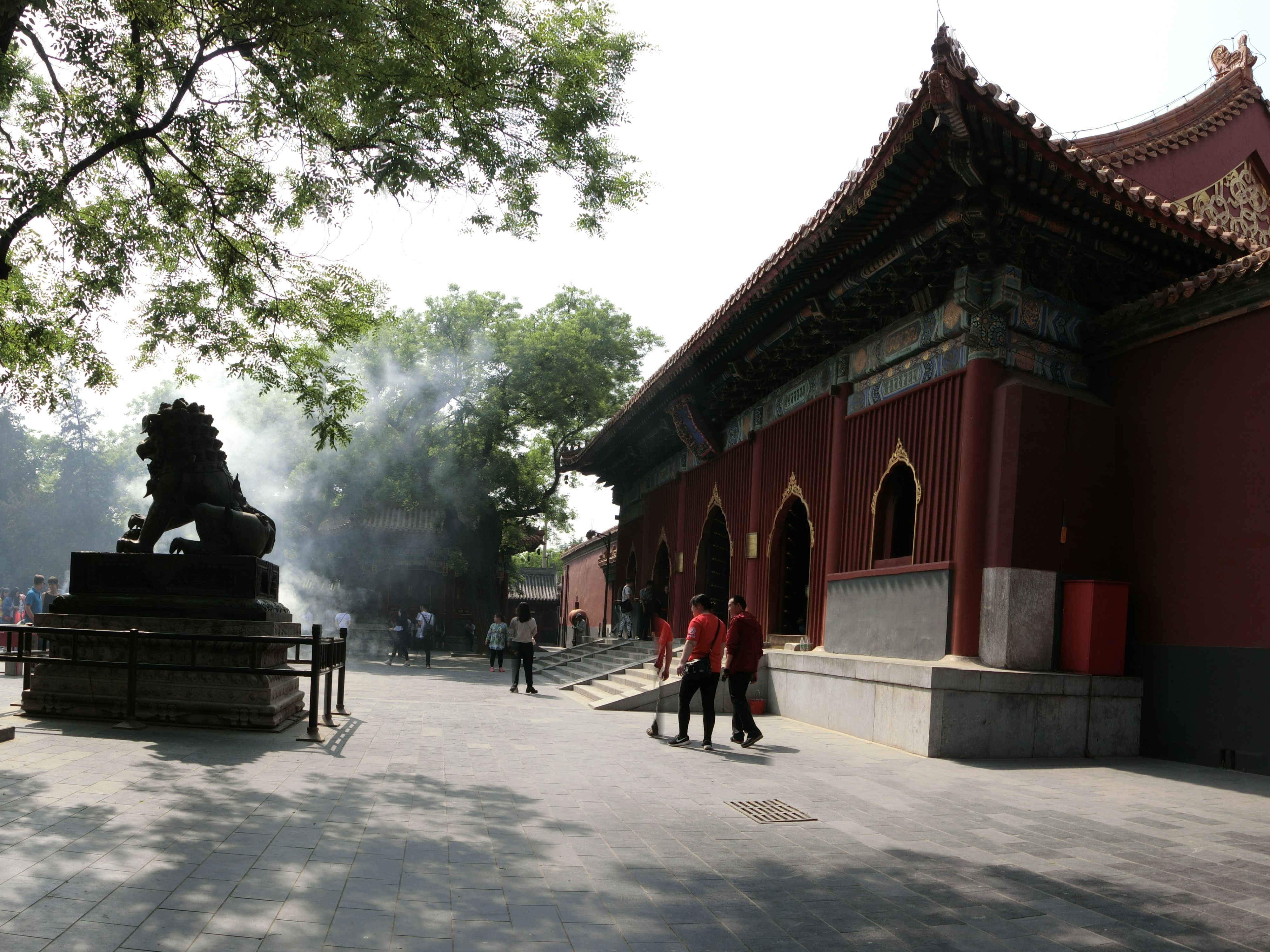 https://mdw-travel-data-us-east-1.s3.amazonaws.com/img/country/China/Yonghe-Temple/img_02.jpg