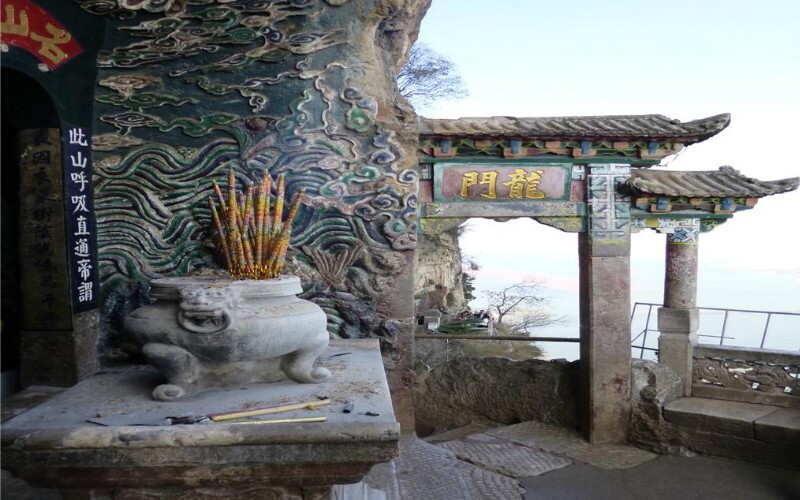 https://mdw-travel-data-us-east-1.s3.amazonaws.com/img/country/China/Yuantong-Temple/img_05.jpg