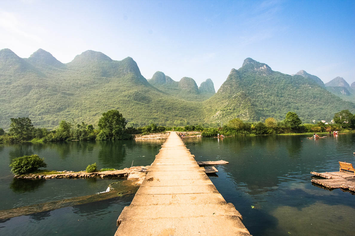 https://mdw-travel-data-us-east-1.s3.amazonaws.com/img/country/China/Yulong-River/img_00.jpg