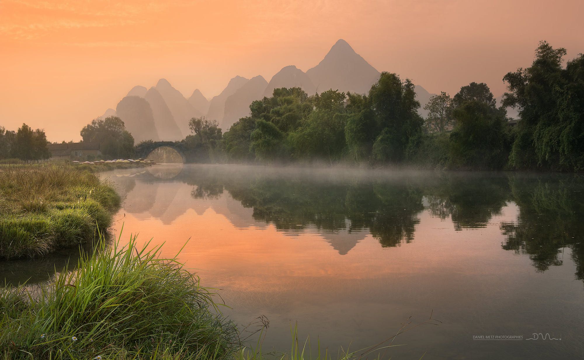 https://mdw-travel-data-us-east-1.s3.amazonaws.com/img/country/China/Yulong-River/img_03.jpg