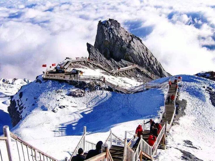 https://mdw-travel-data-us-east-1.s3.amazonaws.com/img/country/China/Yulong-Snow-Mountain/img_02.jpg