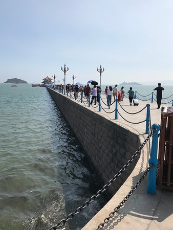 https://mdw-travel-data-us-east-1.s3.amazonaws.com/img/country/China/Zhanqiao-Pier/img_02.jpg
