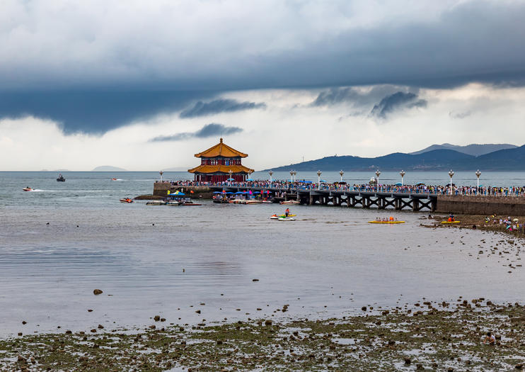 https://mdw-travel-data-us-east-1.s3.amazonaws.com/img/country/China/Zhanqiao-Pier/img_05.jpg