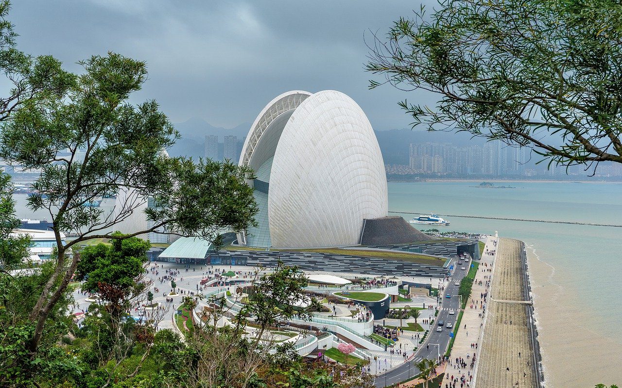 https://mdw-travel-data-us-east-1.s3.amazonaws.com/img/country/China/Zhuhai-Chimelong-Ocean-Kingdom/img_03.jpg