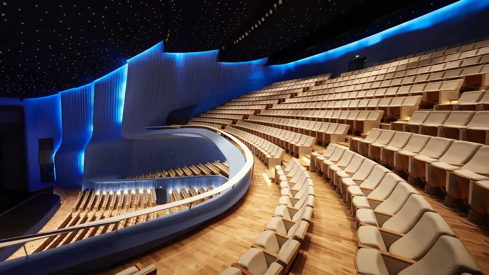 https://mdw-travel-data-us-east-1.s3.amazonaws.com/img/country/China/Zhuhai-Opera-House/img_01.jpg