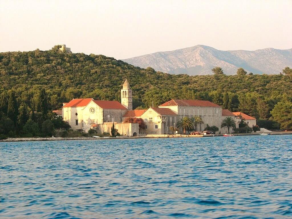 https://mdw-travel-data-us-east-1.s3.amazonaws.com/img/country/Croatia/Badija-Island/img_03.jpg