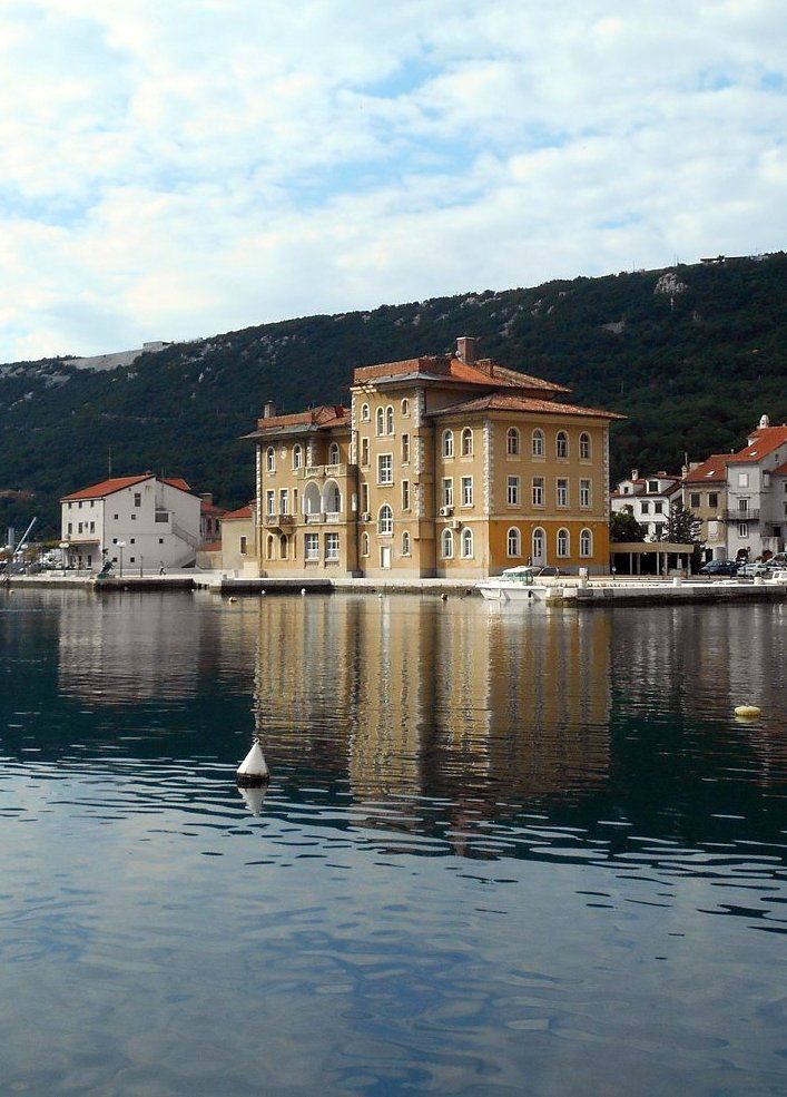 https://mdw-travel-data-us-east-1.s3.amazonaws.com/img/country/Croatia/Bakar/img_03.jpg