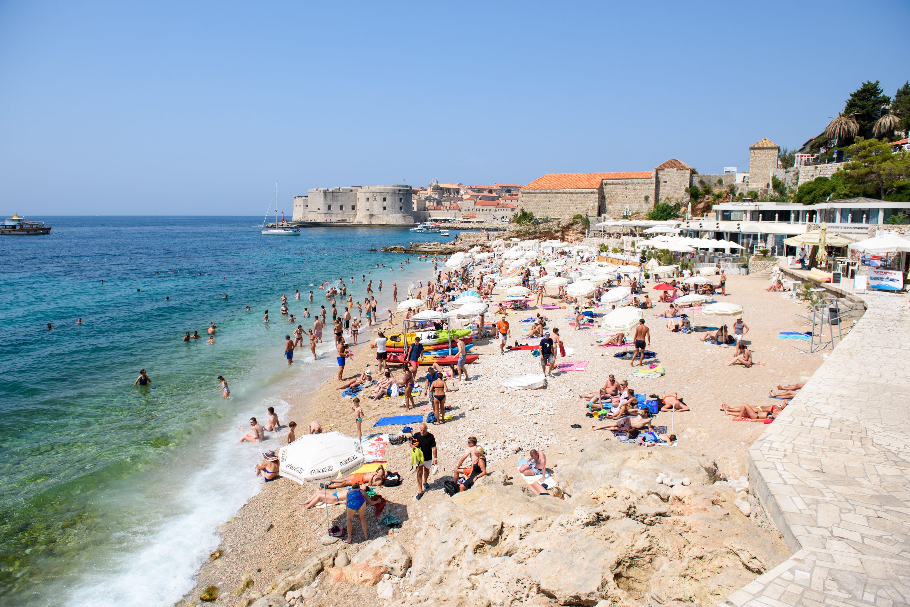https://mdw-travel-data-us-east-1.s3.amazonaws.com/img/country/Croatia/Banje-Beach/img_01.jpg