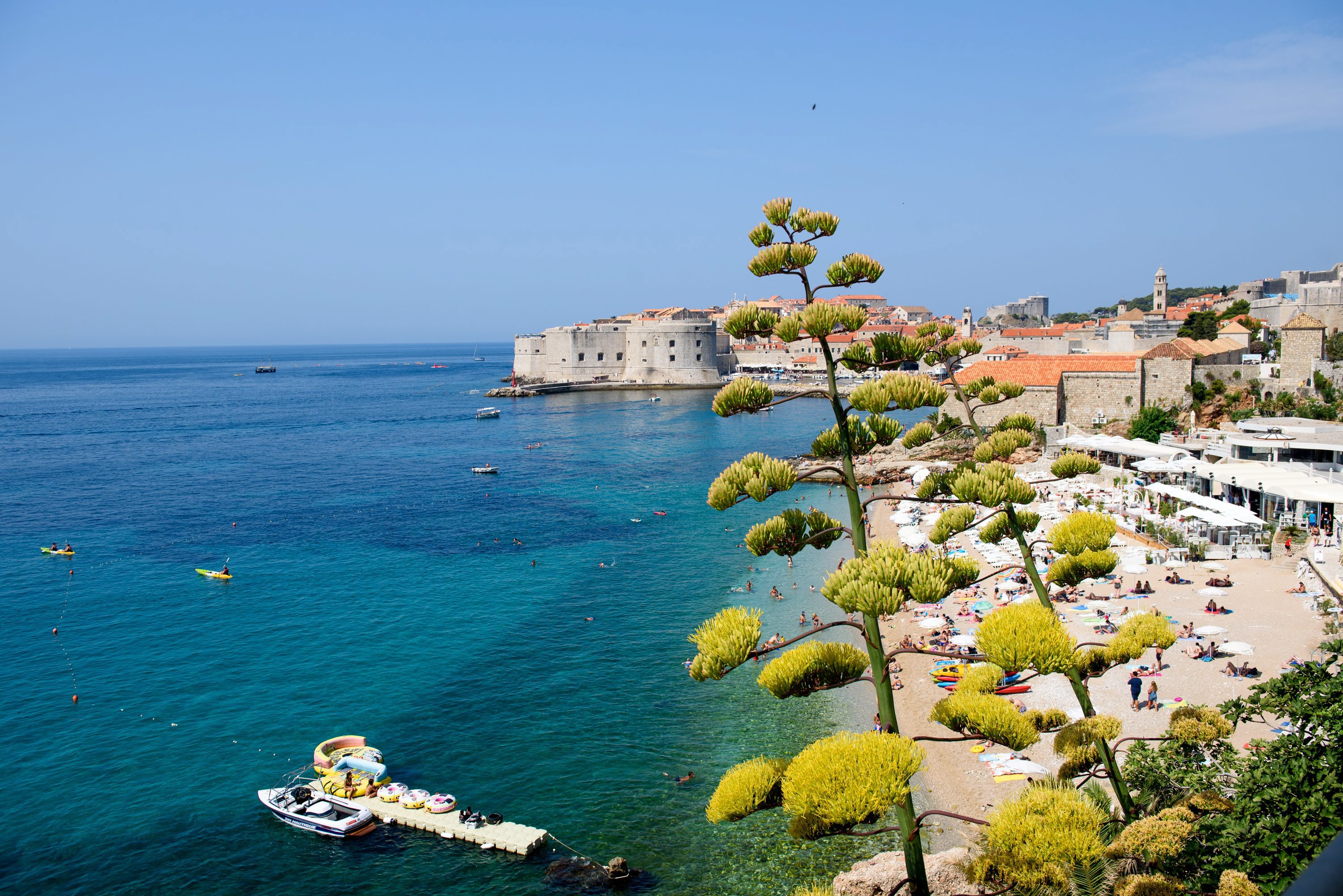 https://mdw-travel-data-us-east-1.s3.amazonaws.com/img/country/Croatia/Banje-Beach/img_02.jpg