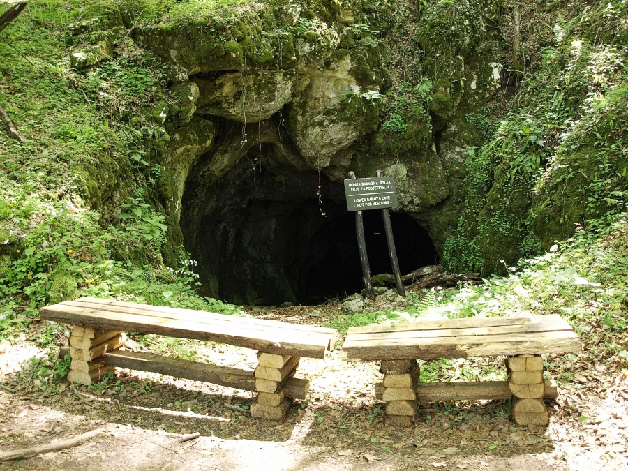https://mdw-travel-data-us-east-1.s3.amazonaws.com/img/country/Croatia/Barac-Caves/img_02.jpg