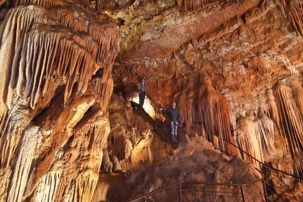https://mdw-travel-data-us-east-1.s3.amazonaws.com/img/country/Croatia/Baredine-Cave/img_01.jpg