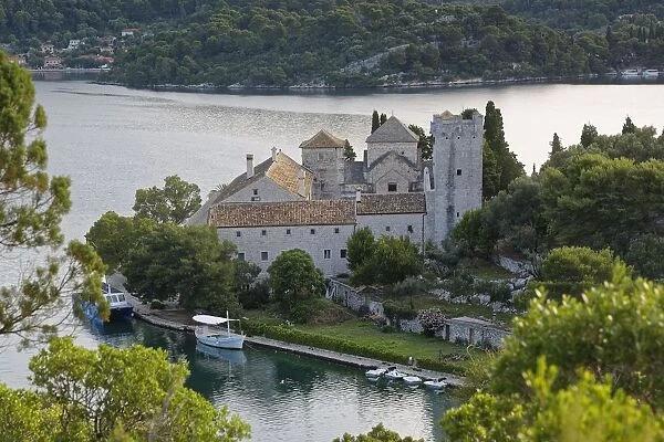 https://mdw-travel-data-us-east-1.s3.amazonaws.com/img/country/Croatia/Benedictine-Convent-of-St-Mary/img_00.jpg