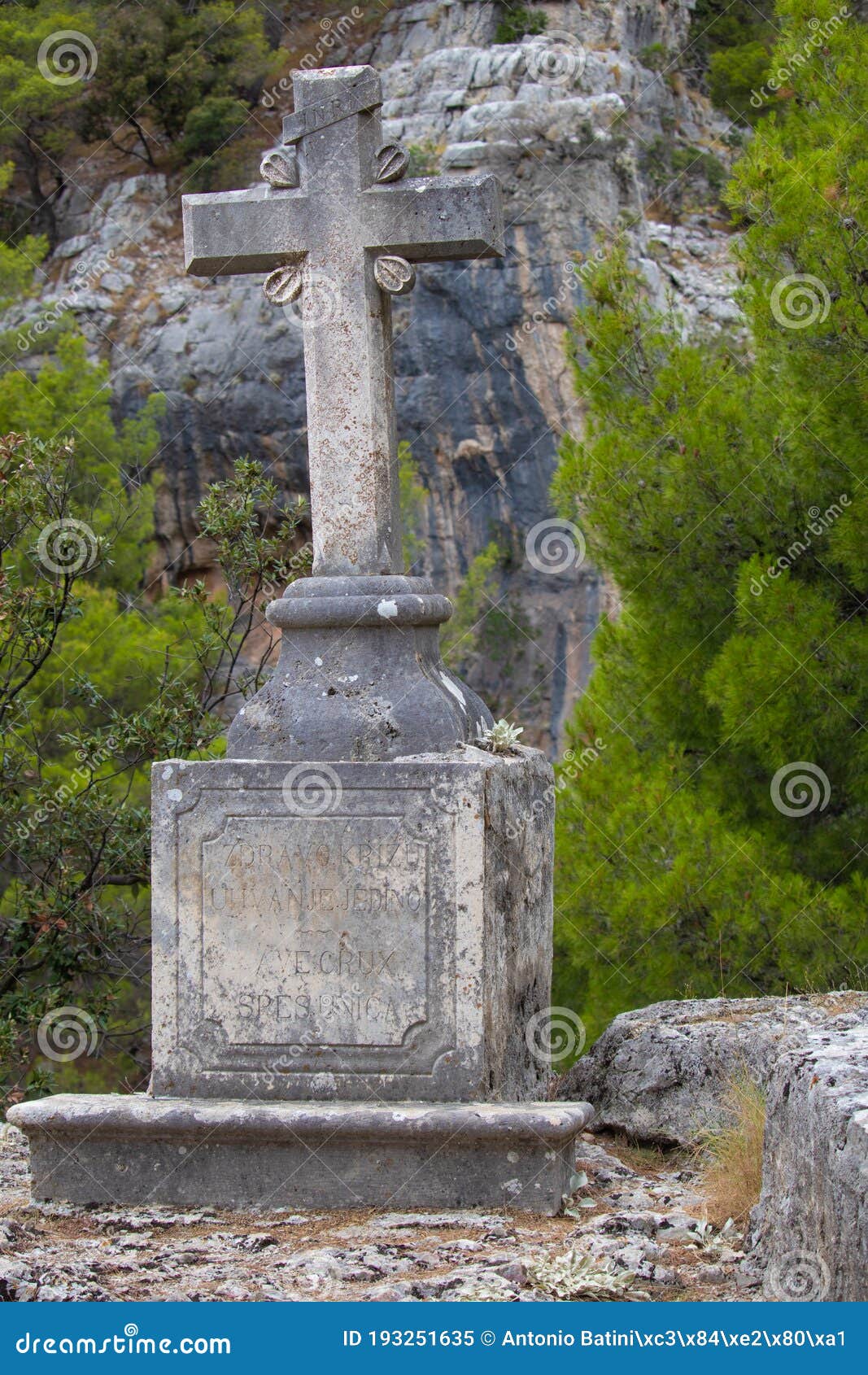 https://mdw-travel-data-us-east-1.s3.amazonaws.com/img/country/Croatia/Black-Cross/img_02.jpg