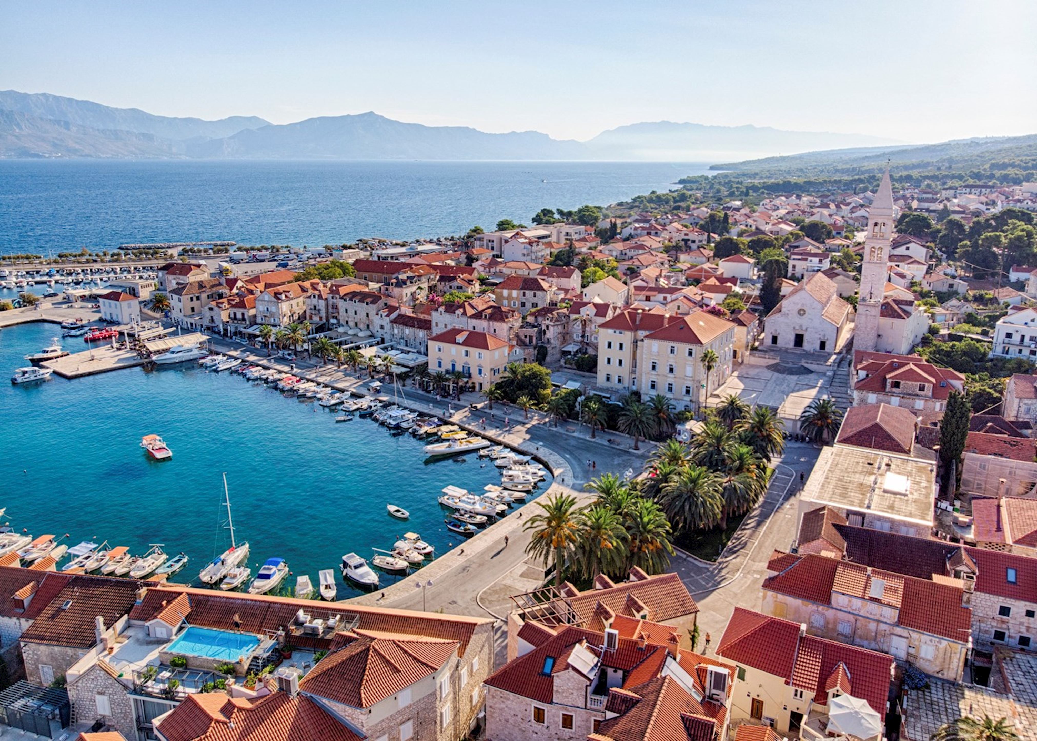 https://mdw-travel-data-us-east-1.s3.amazonaws.com/img/country/Croatia/Brac-Island/img_01.jpg
