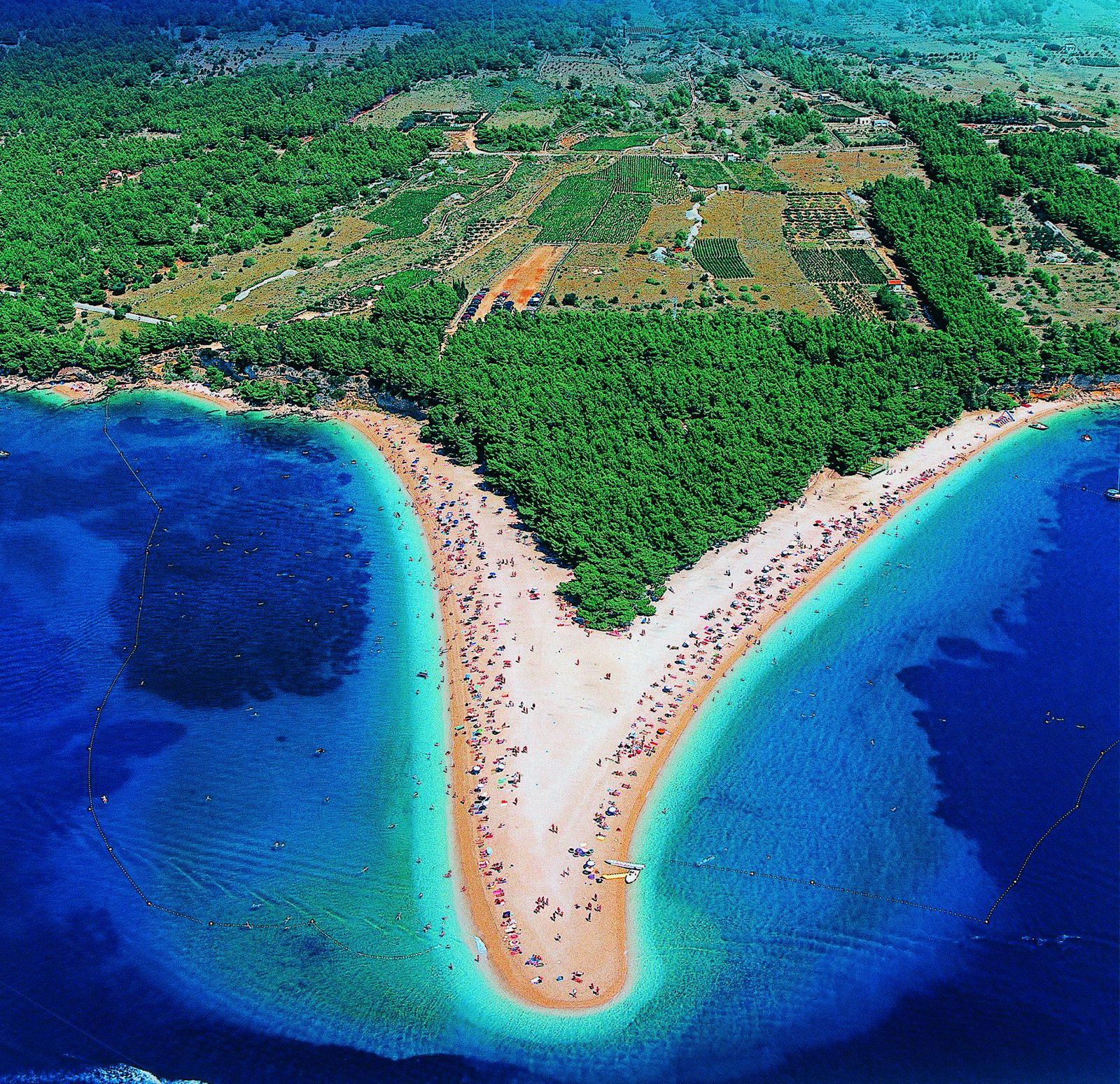 https://mdw-travel-data-us-east-1.s3.amazonaws.com/img/country/Croatia/Brac-Island/img_02.jpg