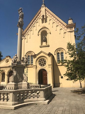 https://mdw-travel-data-us-east-1.s3.amazonaws.com/img/country/Croatia/Capuchin-Church-and-Monastery/img_02.jpg