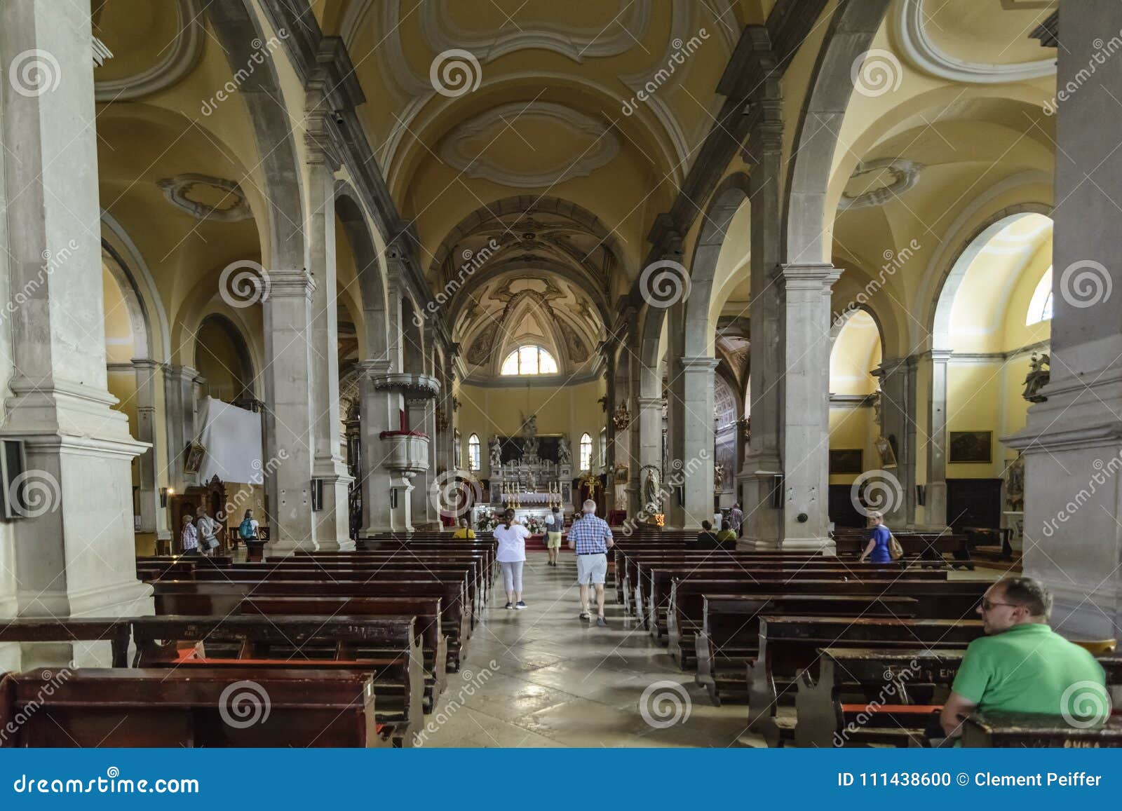https://mdw-travel-data-us-east-1.s3.amazonaws.com/img/country/Croatia/Cathedral-of-St-Euphemia/img_03.jpg